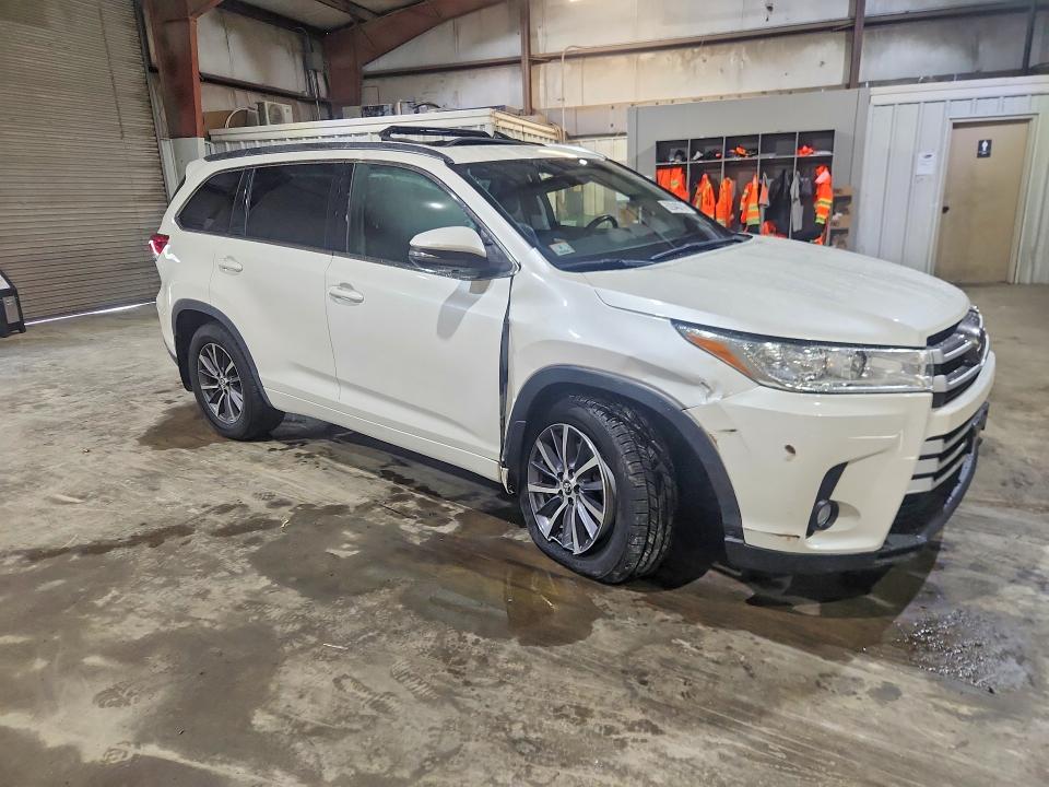 2017 Toyota Highlander VIN 5TDJZRFH0HS394989 COPART salvage auction — FRONT END, Ma - Cert Of Title-Salvage, sold $125 on 2026-07-30 (photo 4)