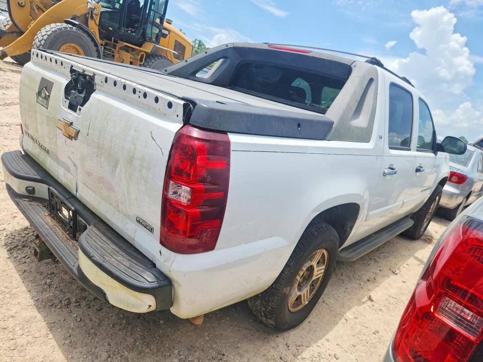 2007 Chevrolet Avalanche VIN 3GNEC12067G174829 COPART salvage auction — WATER/FLOOD, FL - CERT OF TITLE-SLVG REBLD FLOOD, sold $425 on 2026-07-31 (photo 3)