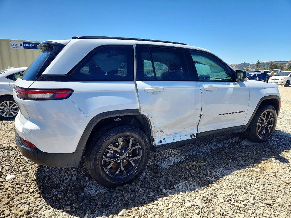 2025 Jeep Grand cherokee VIN 1C4RJHAG8S8699493 COPART salvage auction — SIDE, CA - SALVAGE CERTIFICATE, sold $10,800 on 2026-07-27 (photo 3)