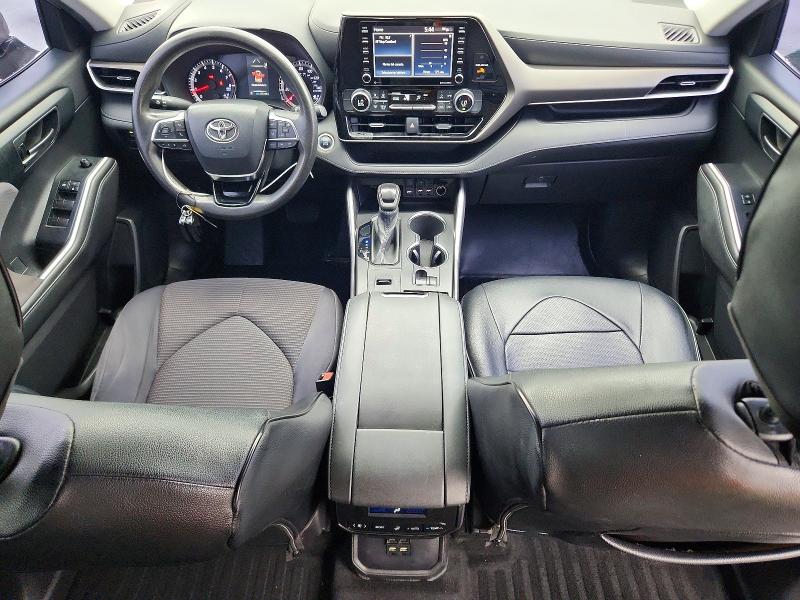 2021 Toyota Highlander VIN 5TDCZRAH7MS069461 COPART salvage auction — MINOR DENT/SCRATCHES, Fl - Certificate Of Title (P), sold $16,500 on 2026-07-28 (photo 8)