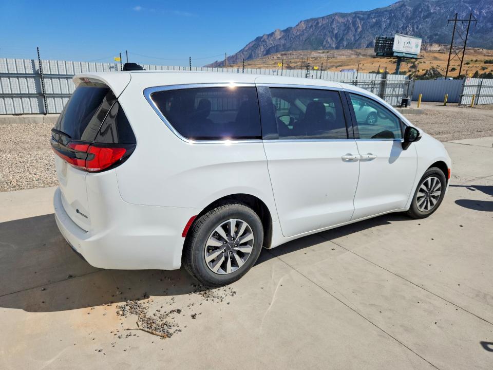 2023 Chrysler Pacifica VIN 2C4RC1L79PR611724 COPART salvage auction — NORMAL WEAR, Ca - Certificate Of Title (P), sold $17,500 on 2026-07-27 (photo 3)