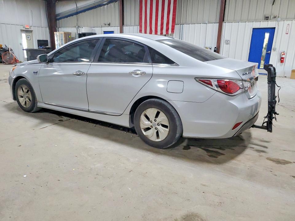 2014 Hyundai Sonata hybrid VIN KMHEC4A42EA113757 COPART salvage auction — MINOR DENT/SCRATCHES, Pa - Cert Of Title, sold $450 on 2026-07-29 (photo 2)