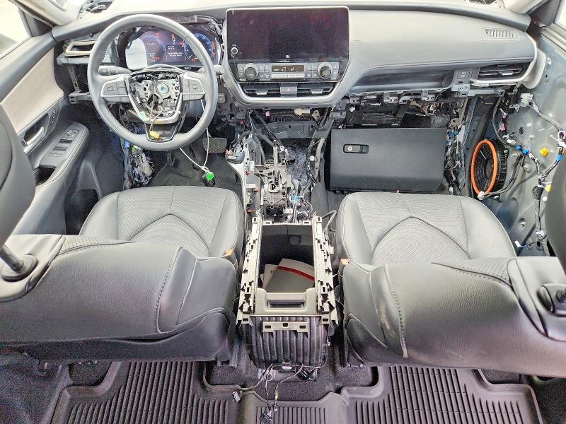 2024 Toyota Highlander VIN 5TDACAB50RS017238 COPART salvage auction — STRIPPED, Ky - Dis/Dlr/Exp Only Clean Title, sold $23,500 on 2026-07-27 (photo 8)