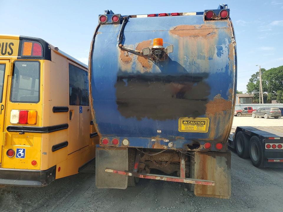2003 Mack All other VIN 1M2K195C53M021917 COPART salvage auction — MINOR DENT/SCRATCHES, CD, sold $150 on 2026-09-09 (photo 6)