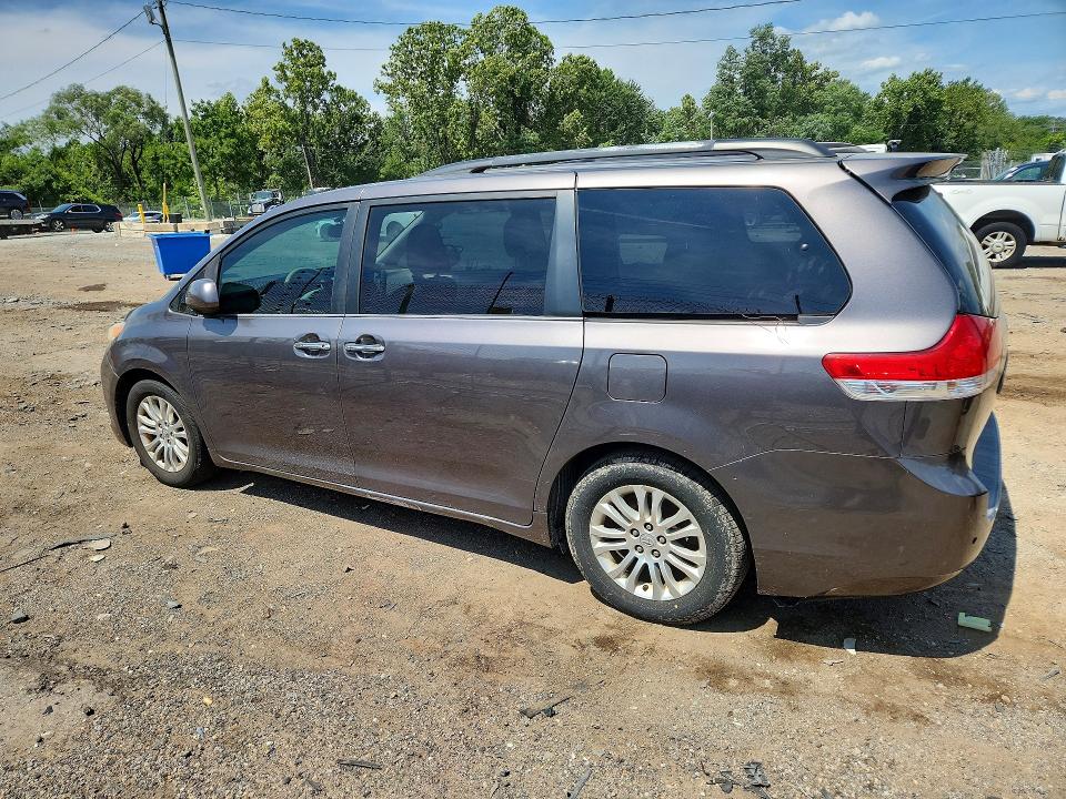 2012 Toyota Sienna VIN 5TDYK3DC7CS262747 COPART salvage auction — MINOR DENT/SCRATCHES, Md - Certificate Of Title, sold $275 on 2026-07-30 (photo 2)