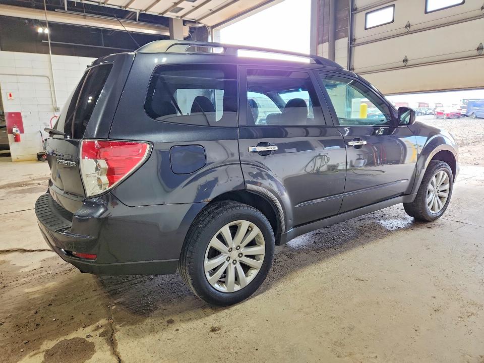 2011 Subaru Forester VIN JF2SHBEC2BH708725 COPART salvage auction — MINOR DENT/SCRATCHES, Mn - Certificate Of Title, sold $650 on 2026-07-09 (photo 3)