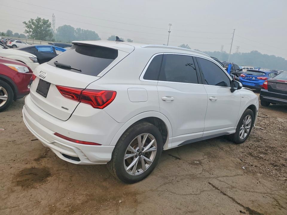 2021 Audi Q3 VIN WA1DECF32M1050690 COPART salvage auction — FRONT END, MI - CERT OF TITLE-REBUILT SALVAGE, sold $4,000 on 2026-07-31 (photo 3)