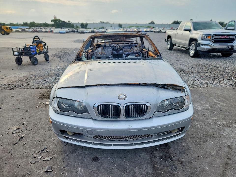 2002 BMW 3er VIN WBABS53432JU95335 COPART salvage auction — Burn Interior, Fl - Certificate Of Destruction, sold $400 on 2026-08-19 (photo 5)