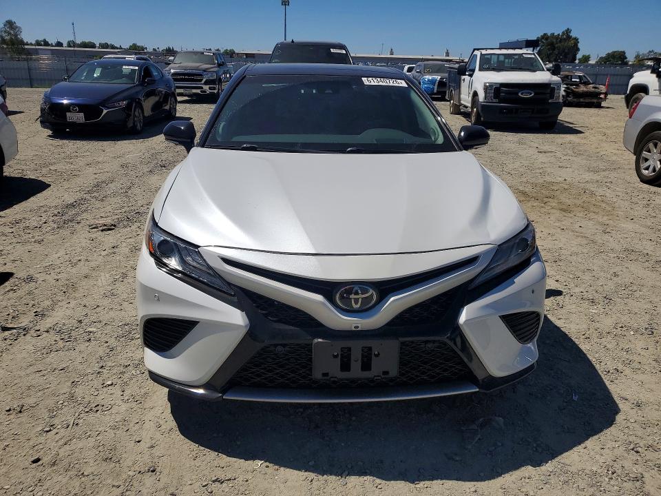2018 Toyota Camry VIN 4T1B61HK8JU106253 COPART salvage auction — REAR END, Ca - Salvage Certificate, sold $9,800 on 2026-07-30 (photo 5)