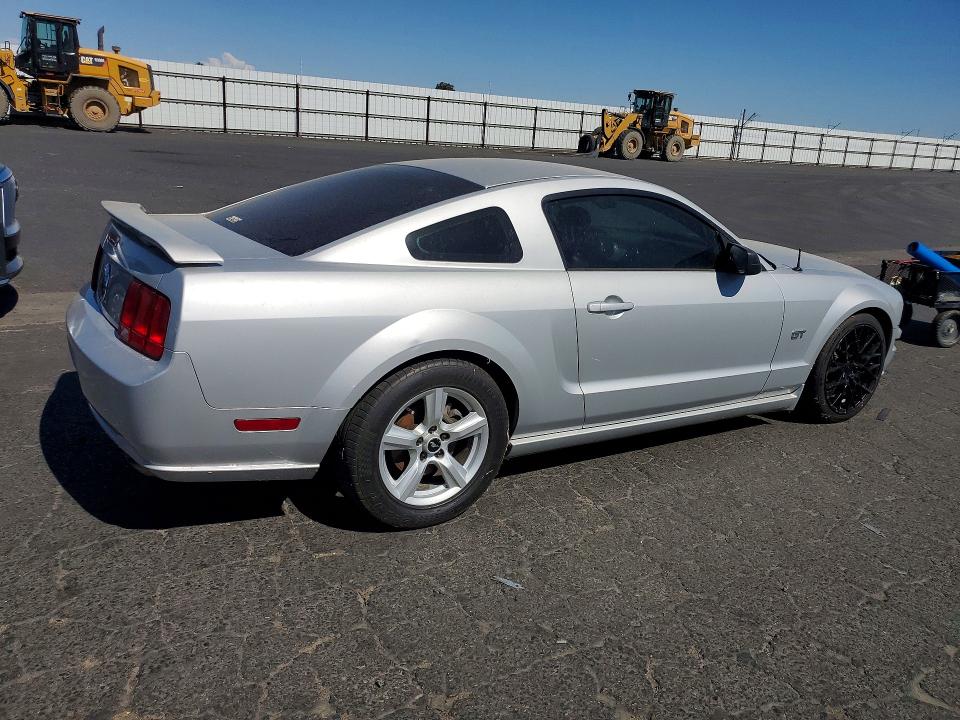 2005 Ford Mustang VIN 1ZVFT82H255188871 COPART salvage auction — FRONT END, Ca - Dis/Dlr/Exp Only Clean Title, sold $1,200 on 2026-07-30 (photo 3)
