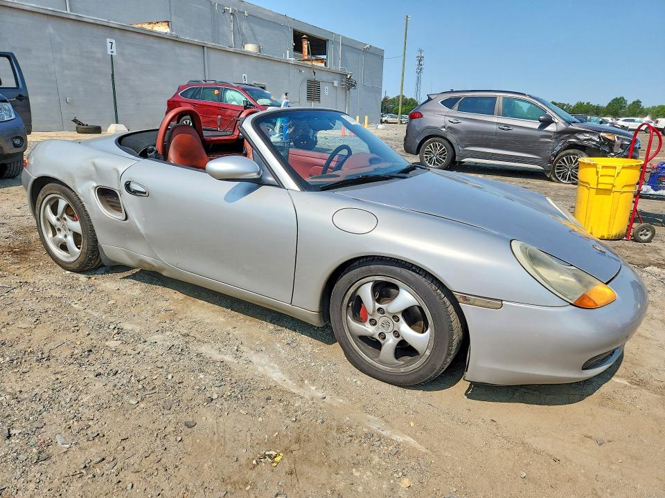 1998 Porsche Boxster VIN WP0CA2981WU620212 COPART salvage auction — WATER/FLOOD, VA - CERT OF TITLE - SALVAGE, sold $200 on 2026-08-05 (photo 4)