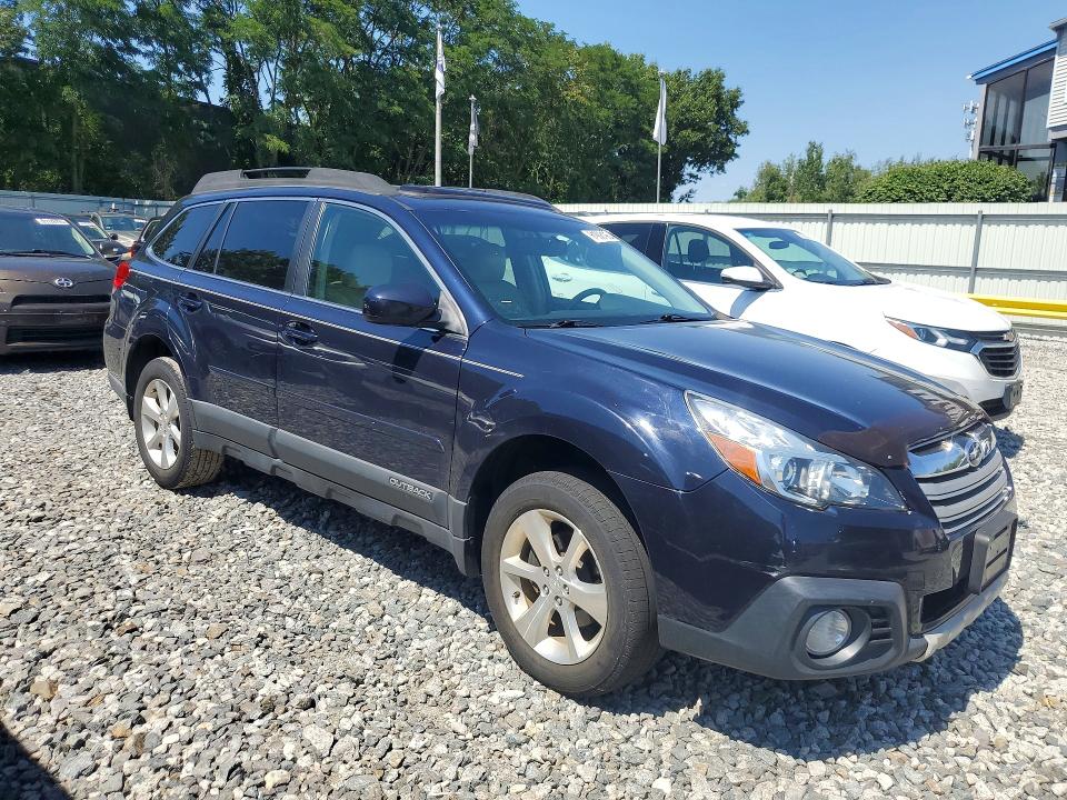 2014 Subaru Outback VIN 4S4BRBMC6E3215253 COPART salvage auction — MINOR DENT/SCRATCHES, MA - CERT OF TITLE-RECONSTRCTD COLL, sold $125 on 2026-07-30 (photo 4)