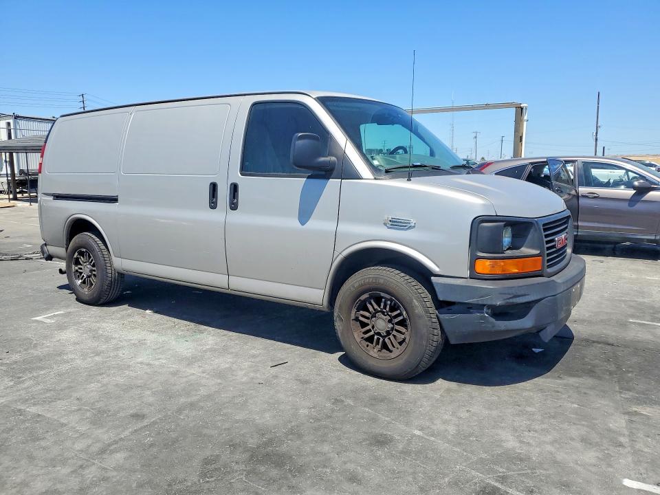 2008 Gmc Savana VIN 1GTFG15X781124712 COPART salvage auction — REAR END, CA - SALVAGE CERTIFICATE, sold $175 on 2026-07-29 (photo 4)