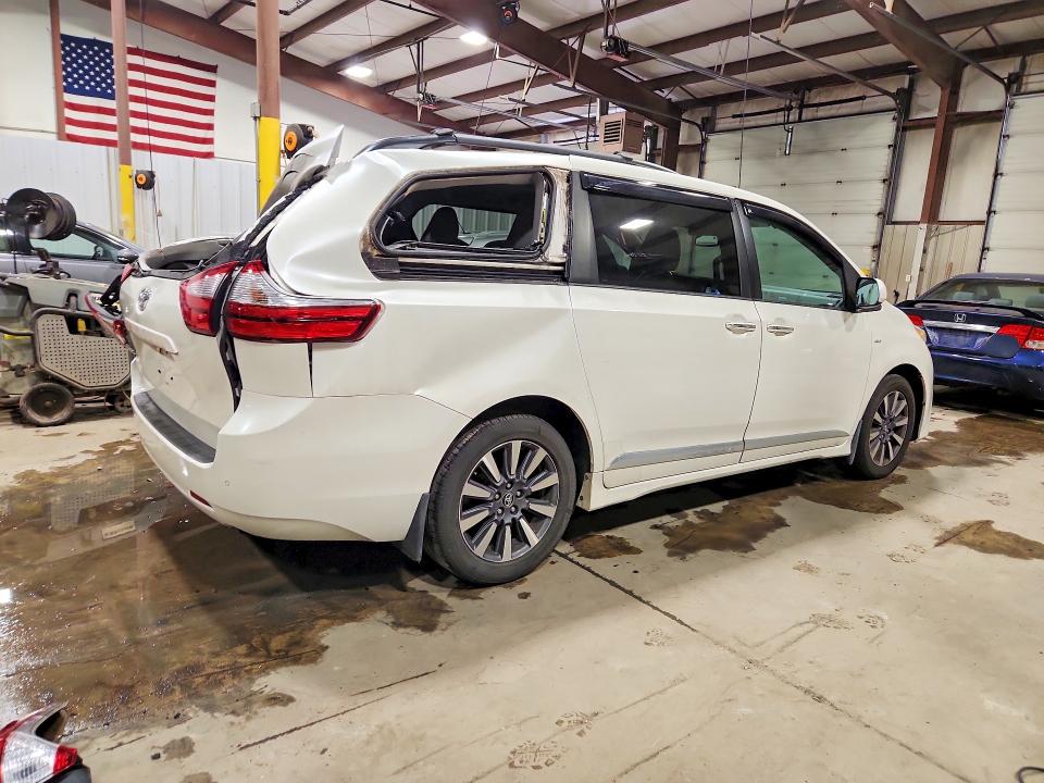 2018 Toyota Sienna VIN 5TDDZ3DC1JS194968 COPART salvage auction — ROOF, PA - CERTIFICATE OF SALVAGE, sold $3,600 on 2026-07-28 (photo 3)