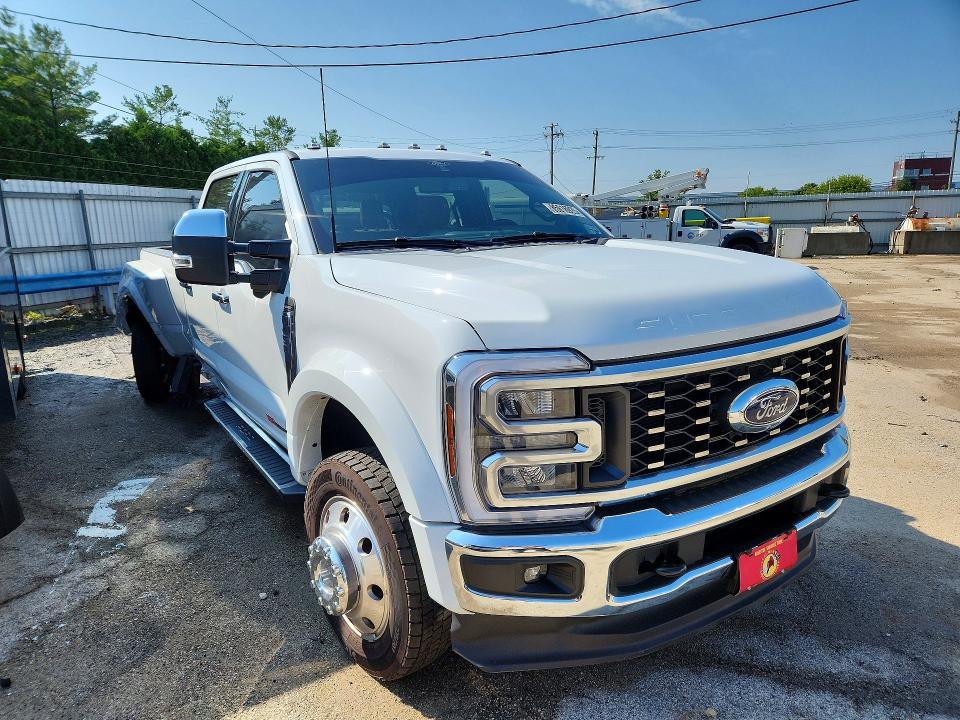 2026 Ford F450 VIN 1FT8W4DM0TEE09905 COPART salvage auction — SIDE, Il - Salvage Certificate, sold $49,750 on 2026-08-26 (photo 4)