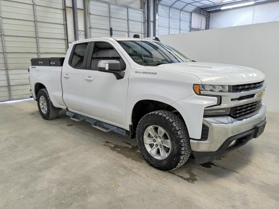 2019 Chevrolet Silverado 1500 VIN 1GCRYDED4KZ369588 COPART salvage auction — MINOR DENT/SCRATCHES, Tx - Certificate Of Title, sold $10,800 on 2026-07-28 (photo 4)