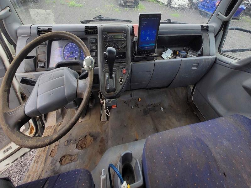 2008 Mitsubishi fuso truck of america inc Fe VIN JL6CCE1S18K000811 COPART salvage auction — MINOR DENT/SCRATCHES, ON - PERMIT NO BRAND - UNFIT (P), sold $18,000 on 2026-07-28 (photo 9)