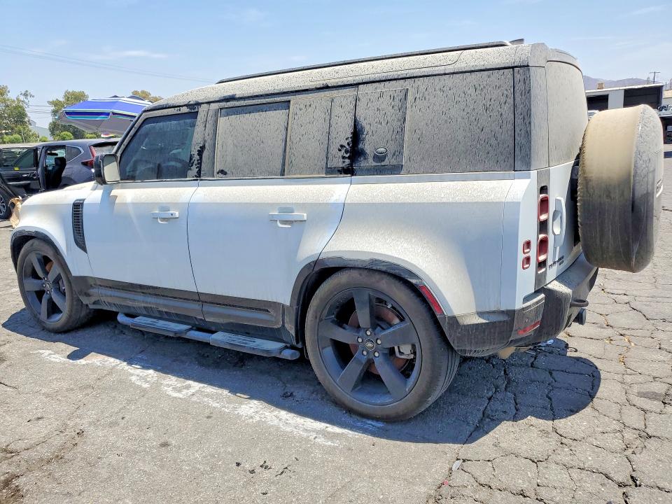 2023 Land rover Defender VIN SALE27EU6P2202823 COPART salvage auction — MINOR DENT/SCRATCHES, Salvage Title, sold $5,000 on 2026-07-27 (photo 2)
