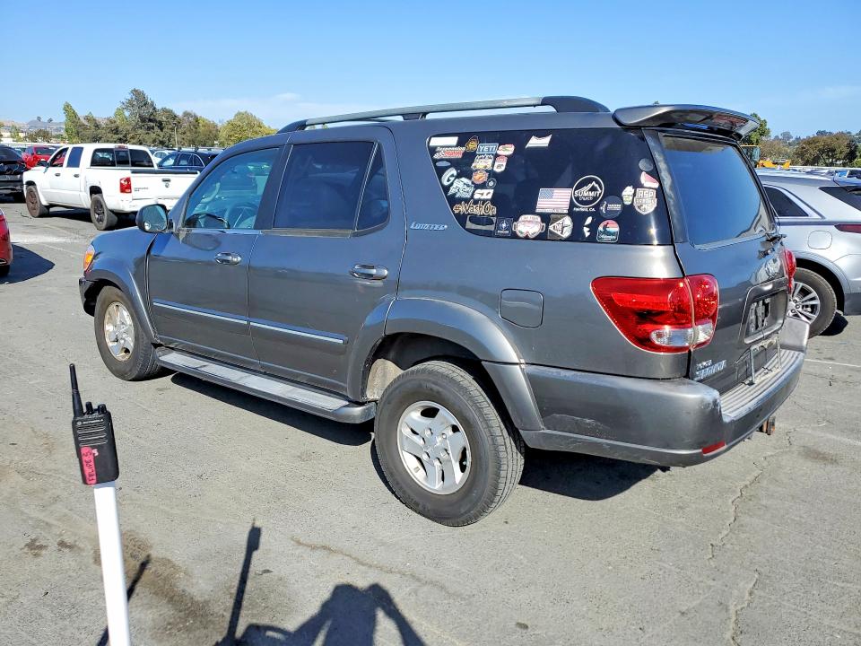 2005 Toyota Sequoia VIN 5TDBT48A85S240826 COPART salvage auction — MINOR DENT/SCRATCHES, Ca - Dis/Dlr/Exp App For Dup Clean, sold $925 on 2026-07-17 (photo 2)