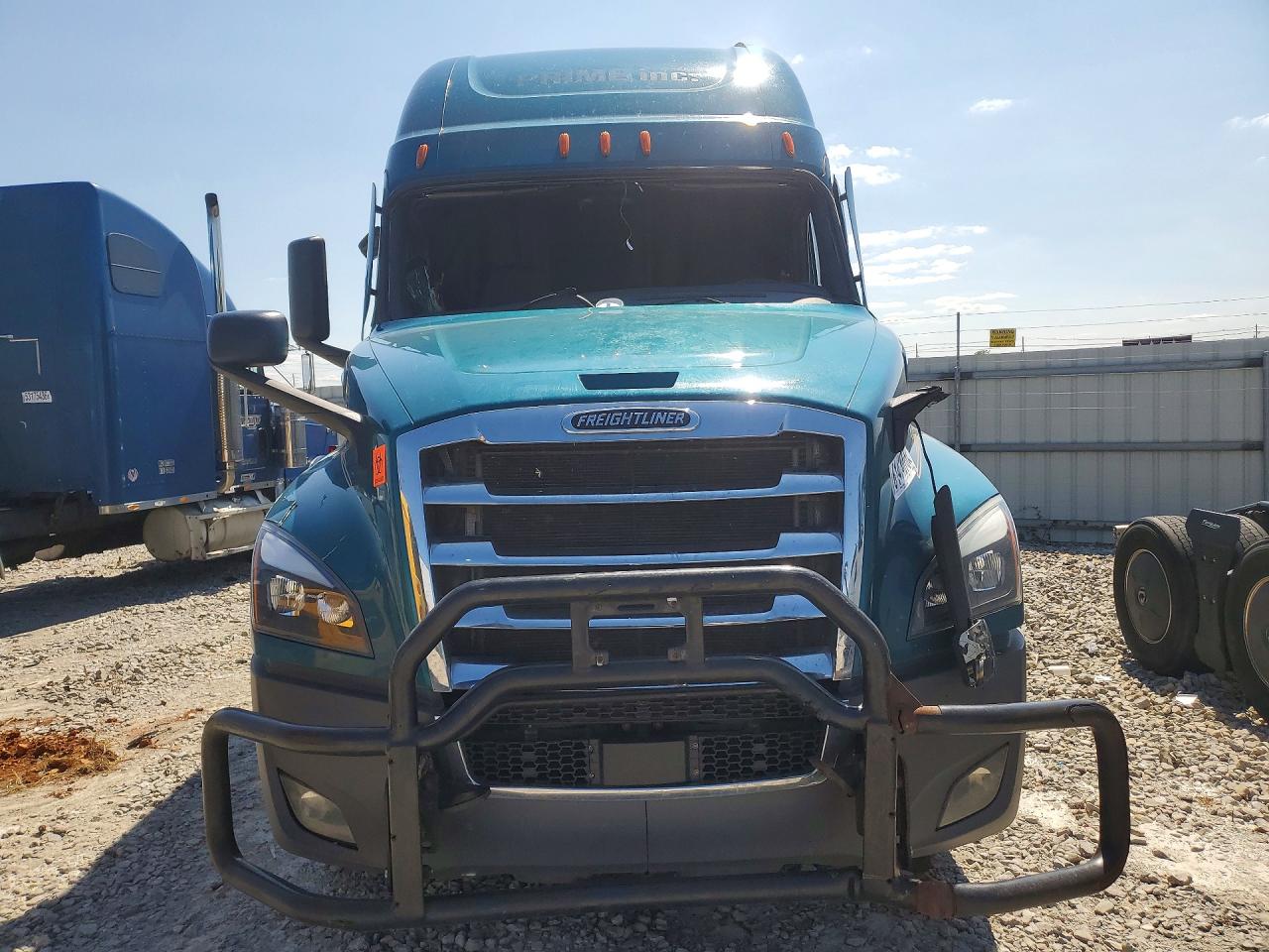2023 VIN 3AKJHHDR6PSMY6565 COPART salvage auction — Rollover, St - Salvage Title, sold $45,250 on 2026-09-17 (photo 5)