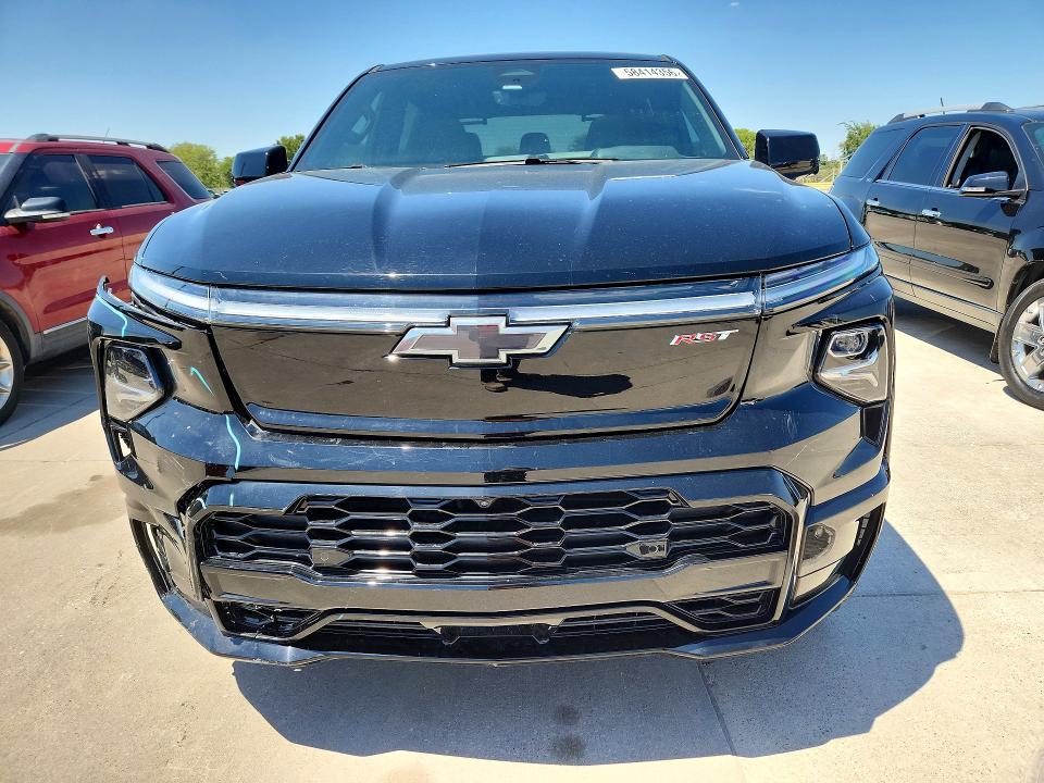 2024 Chevrolet Silverado VIN 1GC40ZEL8RU301579 COPART salvage auction — SIDE, Tx - Salvage Vehicle Title (P), sold $32,000 on 2026-07-30 (photo 5)