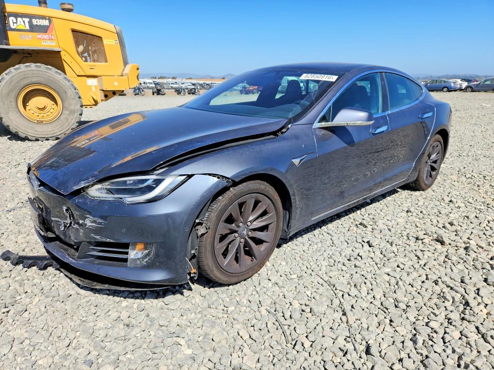 2019 Tesla Model s VIN 5YJSA1E28KF305580 — COPART salvage auction photo