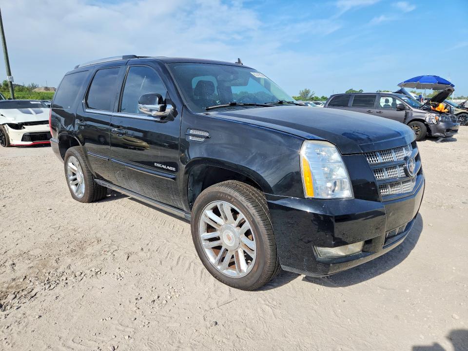 2013 Cadillac Escalade VIN 1GYS3CEF8DR137844 COPART salvage auction — MECHANICAL, Fl - Certificate Of Title, sold $1,700 on 2026-07-28 (photo 4)