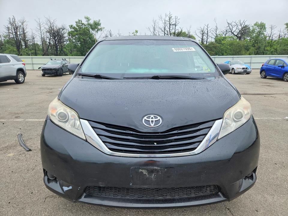 2015 Toyota Sienna VIN 5TDJK3DCXFS097167 COPART salvage auction — MINOR DENT/SCRATCHES, NY - CERTIFICATE OF TITLE, sold $4,700 on 2026-07-22 (photo 5)