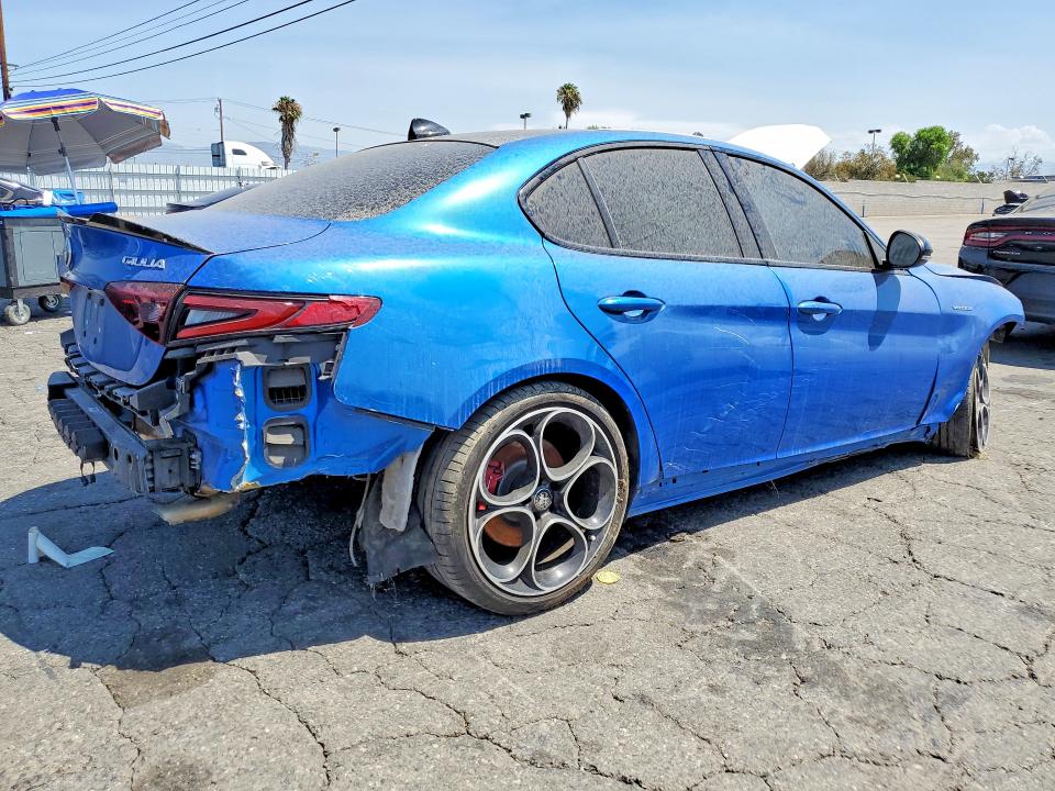 2022 Alfa romeo Giulia VIN ZARFAMBN2N7660181 COPART salvage auction — FRONT END, CA - LIEN PAPERS-SALVAGE OR AC, sold $700 on 2026-07-27 (photo 3)