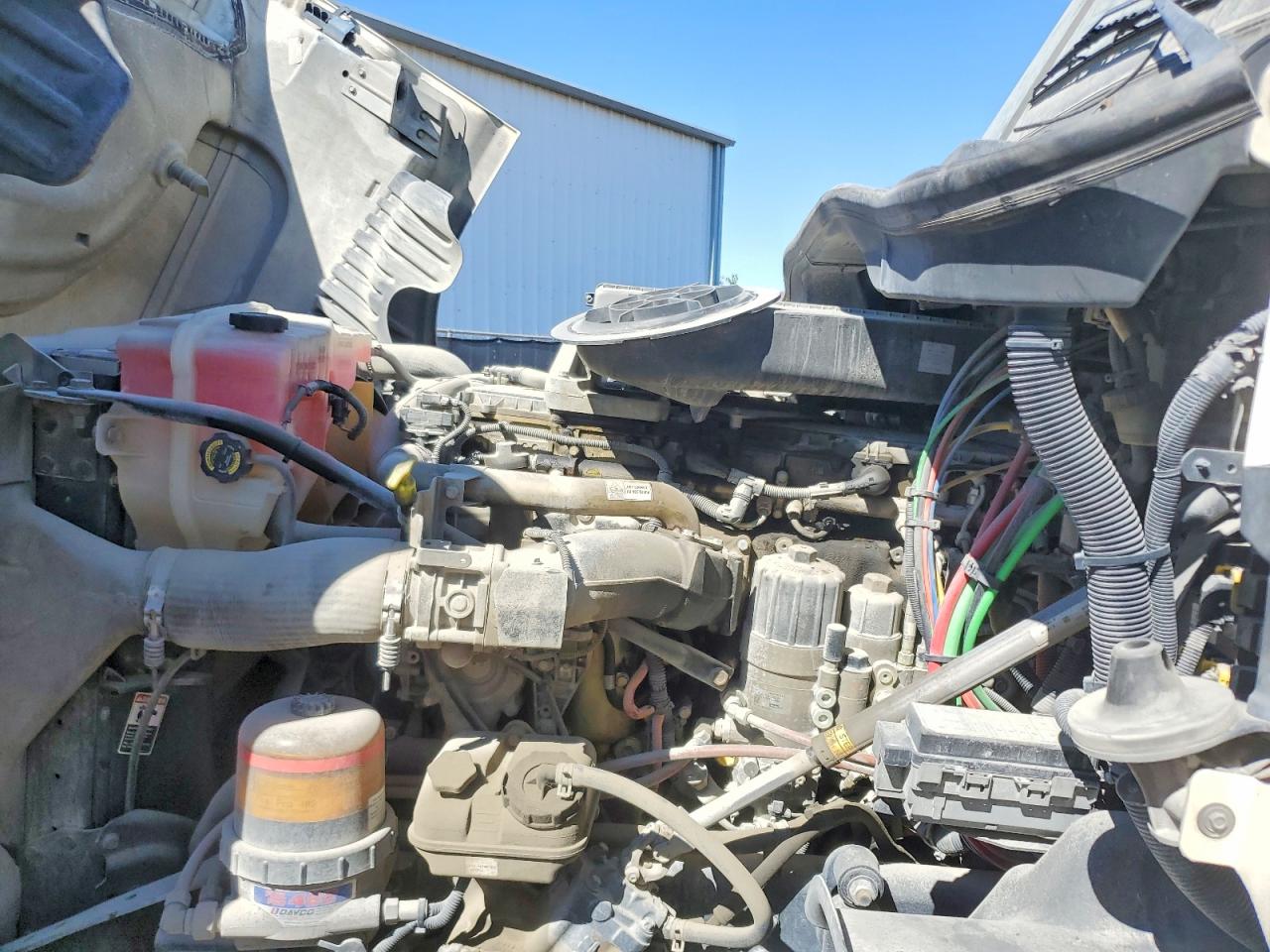 2013 Freightliner Cascadia VIN 1FUJGEDV4DSBV1125 COPART salvage auction — Normal Wear, CA - DIS/DLR/EXP ONLY CLEAN TITLE (P), sold $2,500 on 2026-09-12 (photo 7)