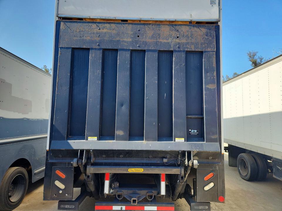 2013 Ford F-650 VIN 3FRWW6FC6DV498878 COPART salvage auction — MINOR DENT/SCRATCHES, CA - CERTIFICATE OF TITLE, sold $11,200 on 2026-08-04 (photo 6)