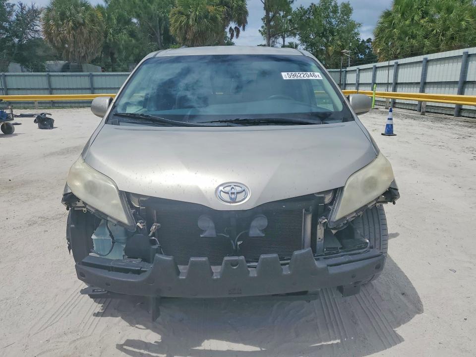 2015 Toyota Sienna VIN 5TDKK3DC2FS624624 COPART salvage auction — FRONT END, Fl - Cert Of Title Slvg Rebuildable, sold $950 on 2026-07-15 (photo 5)