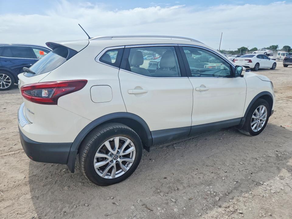 2020 Nissan VIN JN1BJ1CW0LW378142 COPART salvage auction — MINOR DENT/SCRATCHES, FL - CERT OF TITLE-FLOOD DAMAGED, sold $2,350 on 2026-07-28 (photo 3)