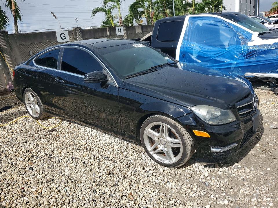 2013 Mercedes-benz C-klasse VIN WDDGJ4HB7DG031810 COPART salvage auction — FRONT END, Fl - Certificate Of Title, sold $500 on 2026-07-31 (photo 4)