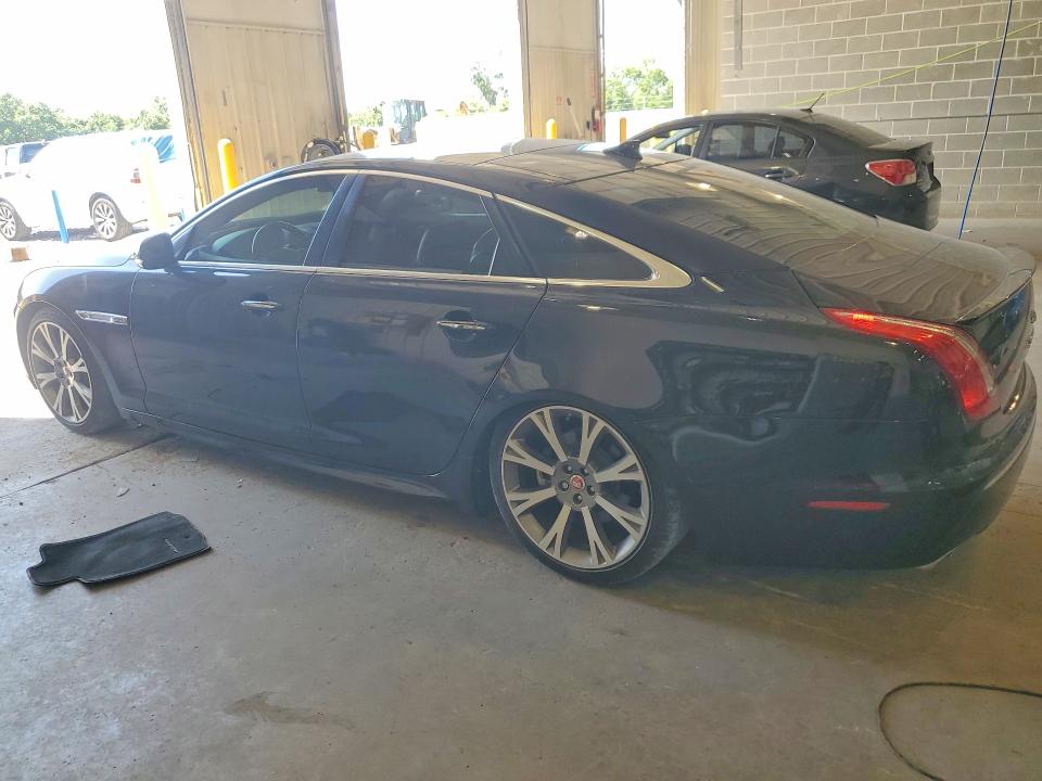 2015 Jaguar Xj VIN SAJWA1CZXF8V86757 COPART salvage auction — MINOR DENT/SCRATCHES, Tx - Dealer Only Clean Title, sold $600 on 2026-07-28 (photo 2)