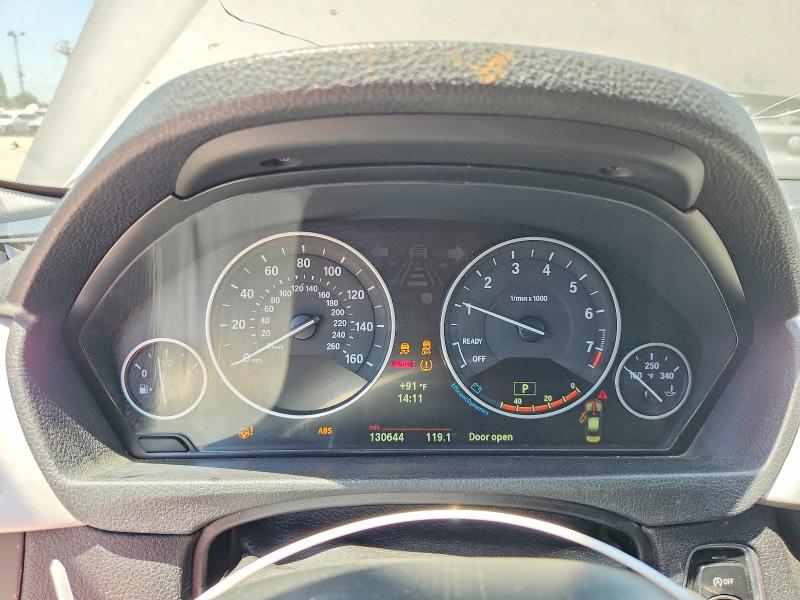 2012 BMW 3er VIN WBA3A5C56CF344719 COPART salvage auction — MINOR DENT/SCRATCHES, Ca - Dis/Dlr/Exp Only Clean Title, sold $575 on 2026-08-19 (photo 9)