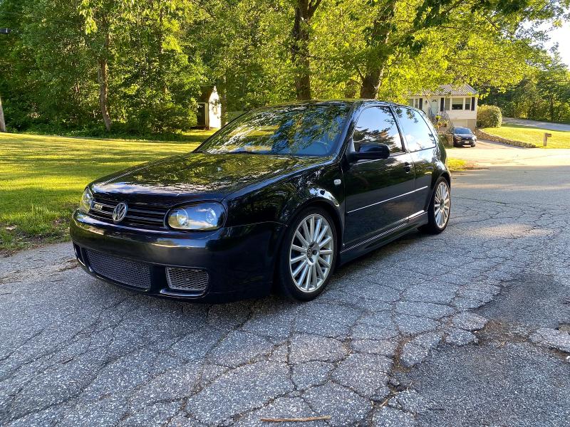 2004 Volkswagen R32 VIN WVWKG61J34D133137 — COPART salvage auction photo