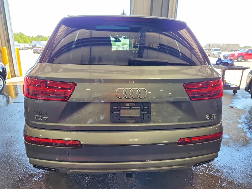 2017 Audi Q7 VIN WA1LAAF73HD039247 COPART salvage auction — MINOR DENT/SCRATCHES, Wi - Certificate Of Title, sold $4,050 on 2026-07-23 (photo 6)