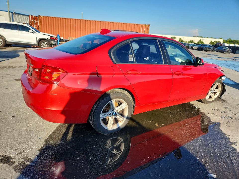 2015 BMW 3er VIN WBA3B3G58FNR87711 COPART salvage auction — FRONT END, FL - CERT OF TITLE SLVG REBUILDABLE, sold $10 on 2026-07-21 (photo 3)
