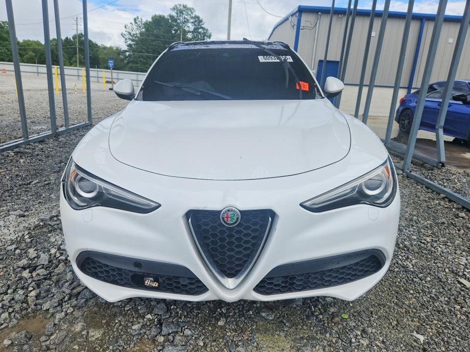 2022 Alfa romeo Stelvio VIN ZASPAKBN9N7D36784 COPART salvage auction — FRONT END, Fl - Certificate Of Title (P), sold $10,200 on 2026-08-12 (photo 5)