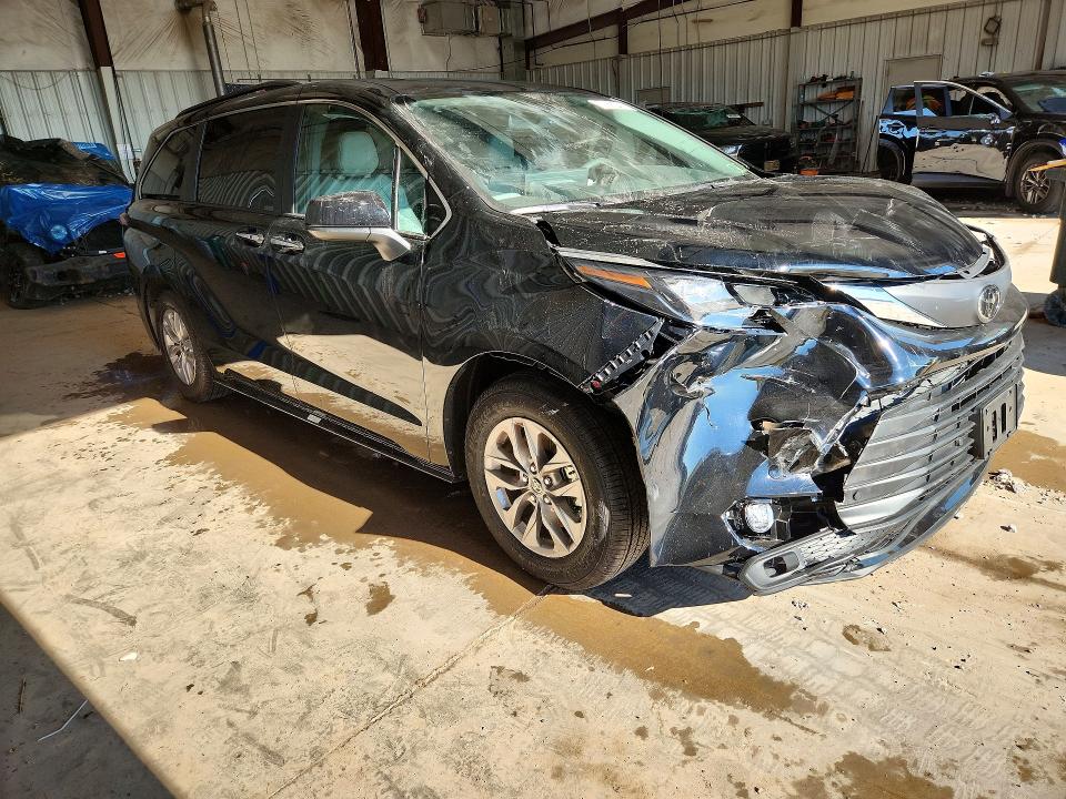 2026 Toyota Sienna VIN 5TDYRKEC8TS327402 COPART salvage auction — FRONT END, Ny - Certificate Of Title (P), sold $19,000 on 2026-07-18 (photo 4)