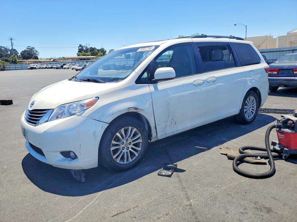 2015 Toyota Sienna VIN 5TDYK3DC6FS671634 COPART salvage auction — FRONT END, Ca - Salvage Certificate, sold $1,800 on 2026-07-29 (photo 1)