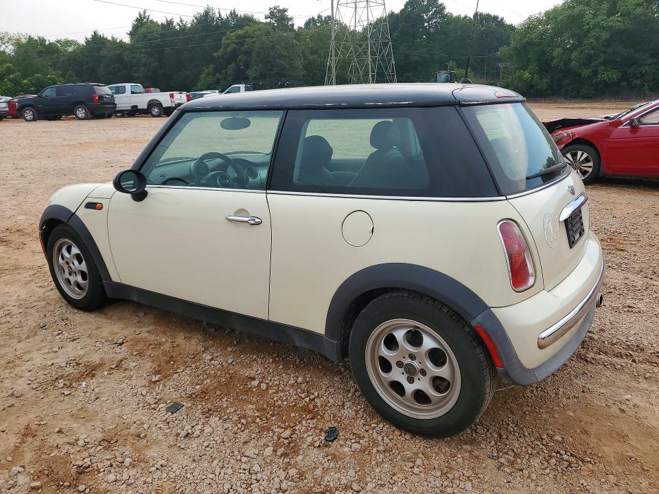2003 Mini Cooper VIN WMWRC334X3TE13318 COPART salvage auction — MINOR DENT/SCRATCHES, NC - DEALER ONLY CLEAN TITLE, sold $225 on 2026-08-12 (photo 2)
