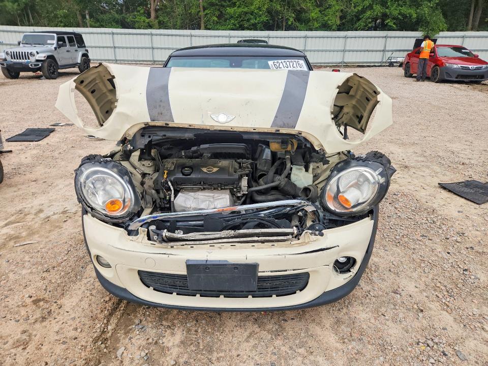 2013 Mini Cooper VIN WMWSU3C58DT549498 COPART salvage auction — FRONT END, Nc - Salvage Certificate Of Title, sold $450 on 2026-08-14 (photo 5)