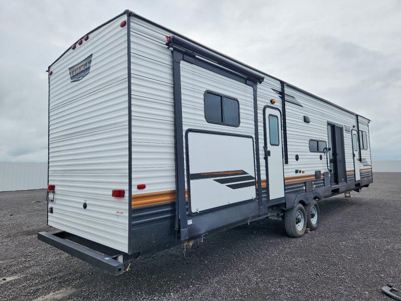 2024 Foresriver VIN 4X4TWD822RM062962 COPART salvage auction — MINOR DENT/SCRATCHES, ON - PERMIT NO BRAND - UNFIT (P), sold $70,000 on 2026-09-03 (photo 4)