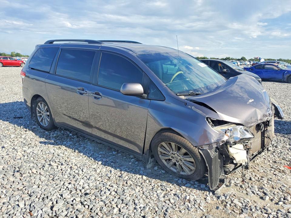 2011 Toyota Sienna VIN 5TDDK3DC5BS016843 COPART salvage auction — FRONT END, Fl - Cert Of Ttl-Rebuilt&Slvg Rbld, sold $1,600 on 2026-07-31 (photo 4)