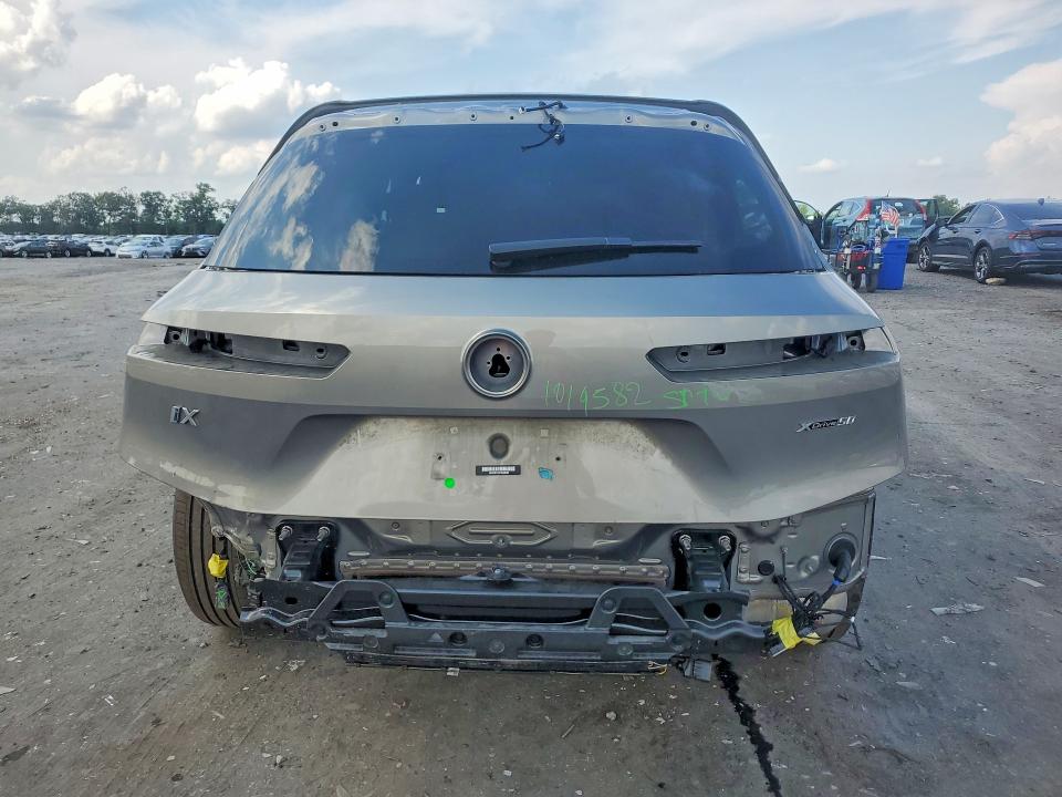 2023 BMW Ix VIN WB523CF04PCM48299 COPART salvage auction — REAR END, Salvage Title, sold $24,000 on 2026-07-29 (photo 6)