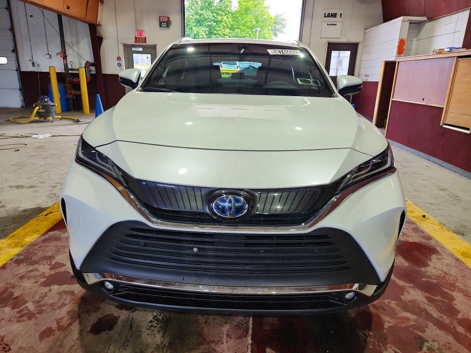 2024 Toyota Venza VIN JTEAAAAHXRJ164161 COPART salvage auction — MINOR DENT/SCRATCHES, Ny - Certificate Of Title, sold $24,250 on 2026-08-18 (photo 5)