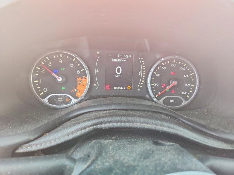 2015 Jeep Renegade VIN ZACCJABT1FPC20595 COPART salvage auction — SIDE, Salvage Title, sold $1,500 on 2026-08-13 (photo 9)