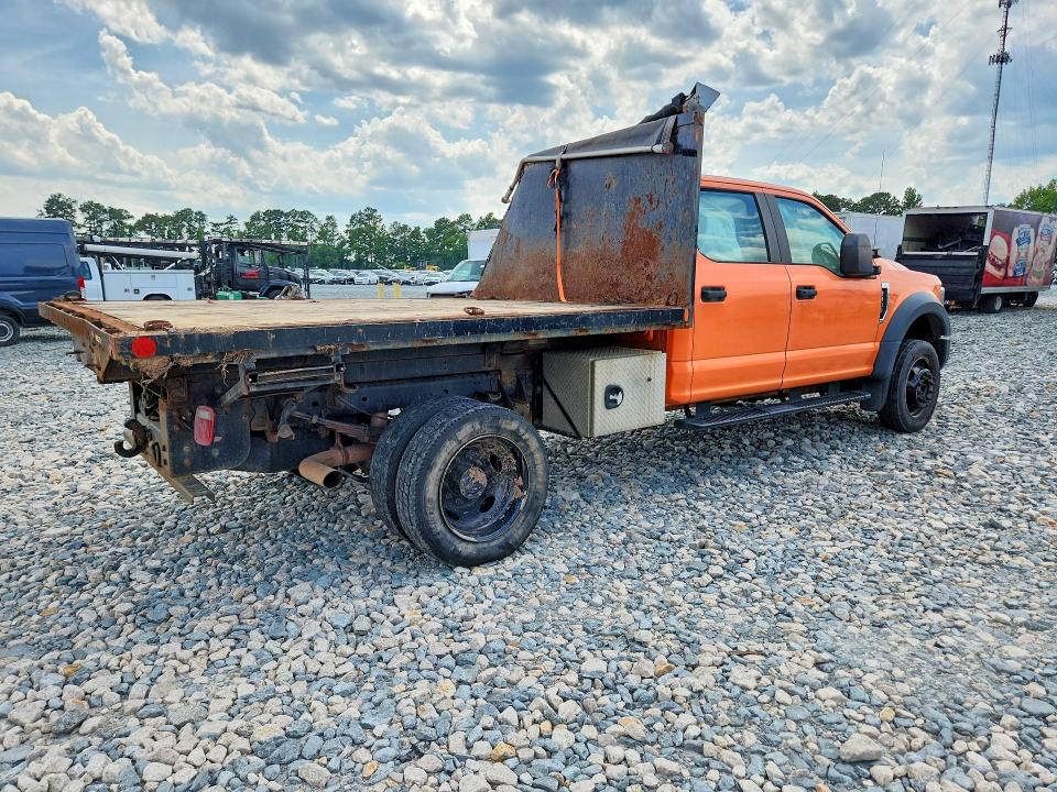 2019 Ford F450 VIN 1FD9W4GY3KED38969 COPART salvage auction — SIDE, NC - DEALER ONLY CLEAN TITLE, sold $14,300 on 2026-07-30 (photo 3)
